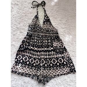 Xhilaration Women’s Sz. XXL Open Back Halter Romper. Cute, Comf